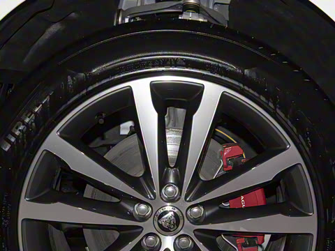 2025�� P250 R-Dynamic SE