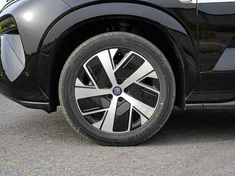 2025�� DM 215KM�����״��콢��