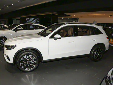 2025�� �Ŀ� GLC 260 L 4MATIC ������