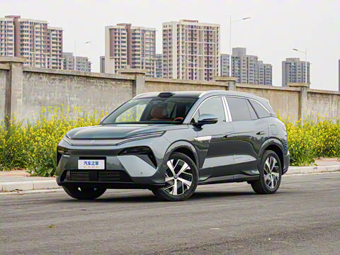 2025�� DM 215KM�����״��콢��