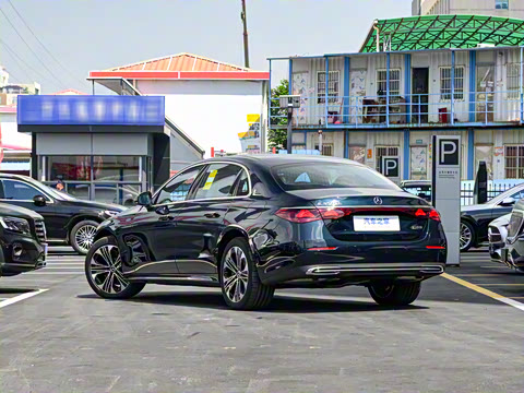 2024�� E 350 e L ���ʽ��϶����γ�