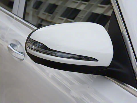 2025�� GLB 220 ʱ����