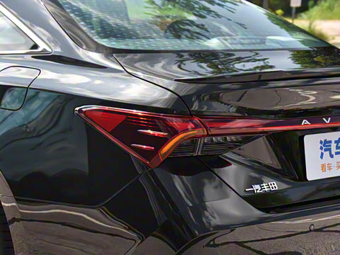 2024�� ˫�� 2.5L XLE����