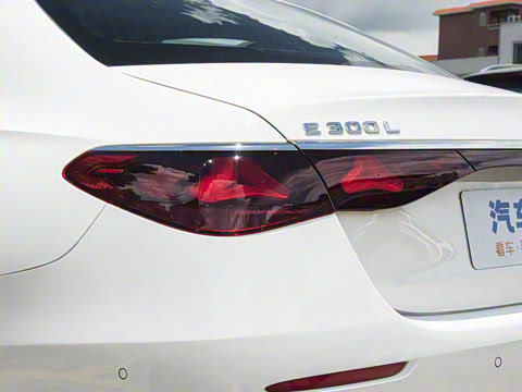 2024�� �Ŀ� E 300 L ʱ����