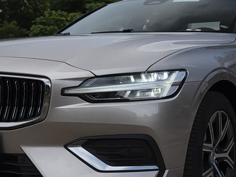 2025�� B4 ���ݺ�����