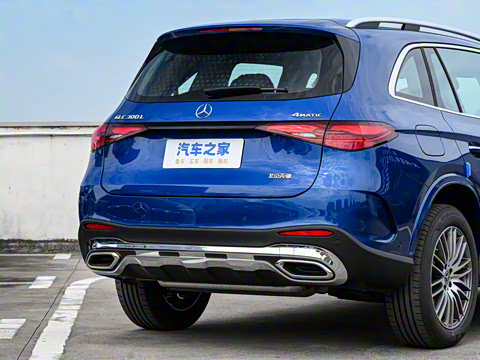 2025�� GLC 300 L 4MATIC ������ 7��