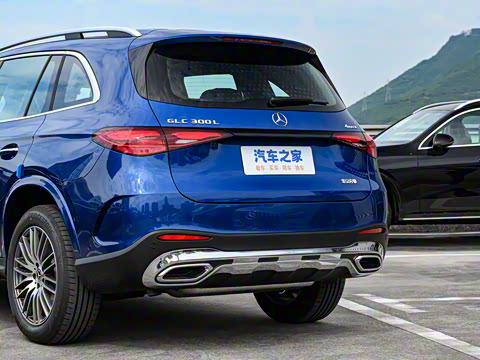 2025�� GLC 300 L 4MATIC ������ 7��