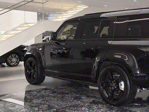 2025�� 110 3.0T P400 X-Dynamic SE