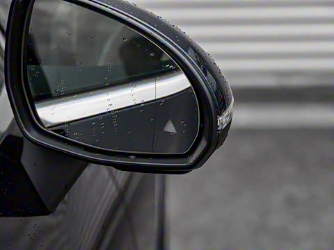 2025�� GLC 300 L 4MATIC ������ 5��