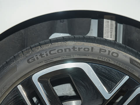 2025�� 300TSI R-Line