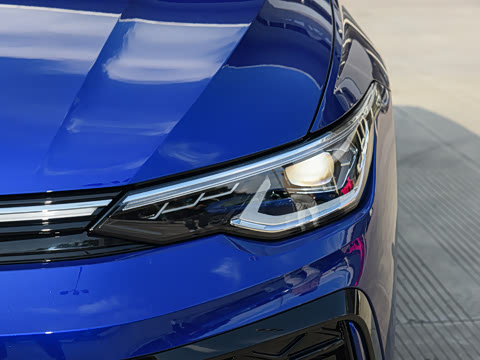 2025�� 300TSI R-Line