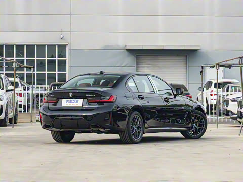 2025�� 330Li M�˶���ҹ��װ