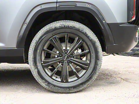 2025�� 2.0T 4WD Ultra