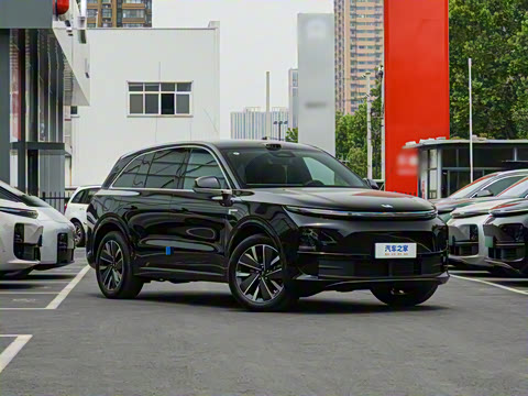 2025�� Pro ���ܻ��°�