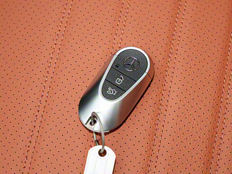 2025�� GLC 260 L 4MATIC ������