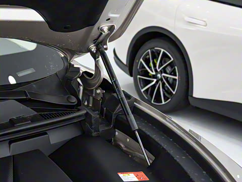 2025�� 688MAX 175kW