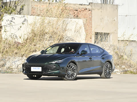 2025�� 2.0T 405 AT������