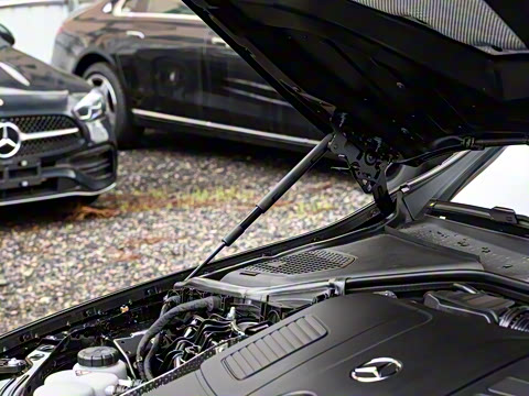 2025�� E 300 L ������