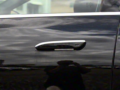 2025�� E 300 L ������