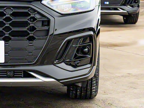 2025�� 40 TFSI ����������