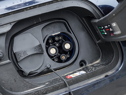 2024�� 40 e-tron ������