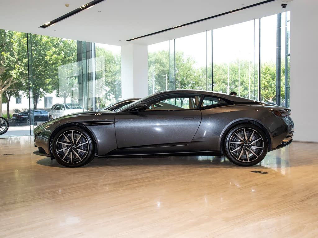 Aston Martin DB11 I, Кабриолет Volante: фото поколения