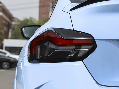 2025�� M240i xDrive