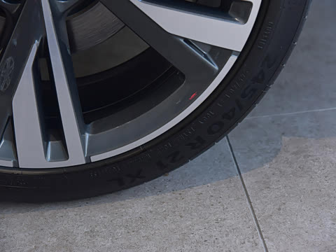 2025�� allroad quattro ̽���� 55 TFSI ����ԽҰ��