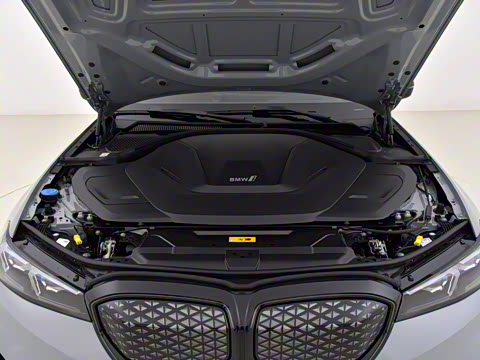 2025�� eDrive 40 L ��ҹ�˶���װ