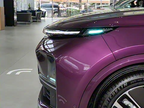 2025�� Ultra ���ܻ��°�