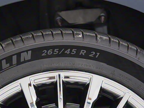 2025�� 700 Ultra�������������״��