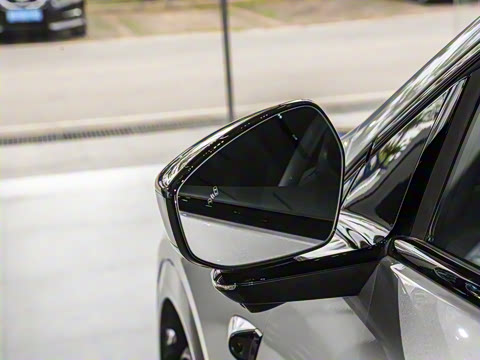 2025�� 702 �������� Max