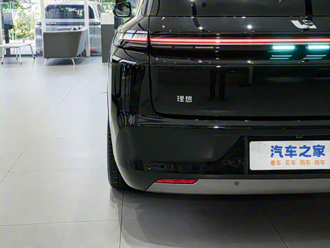 2025�� Ultra ���ܻ��°�