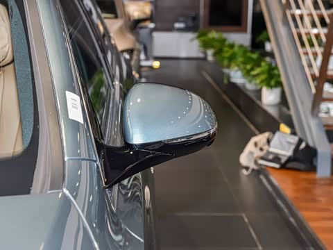 2025�� E 300 L ʱ����