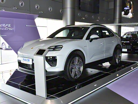 2024�� Macan 4