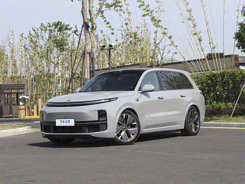 2025�� Ultra ���ܻ��°�