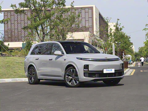 2025�� Ultra ���ܻ��°�