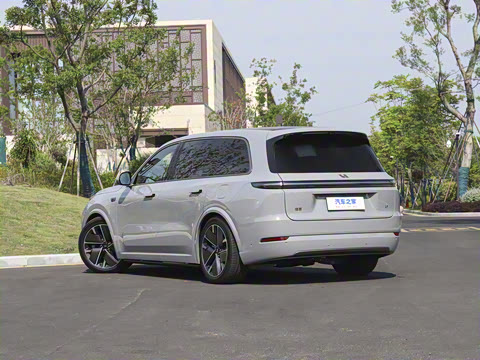 2025�� Ultra ���ܻ��°�