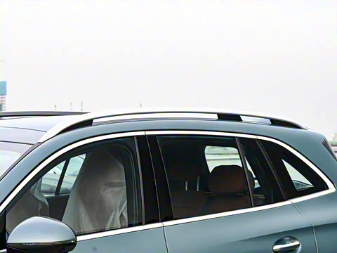 2025�� GLC 300 L 4MATIC ������ 5��