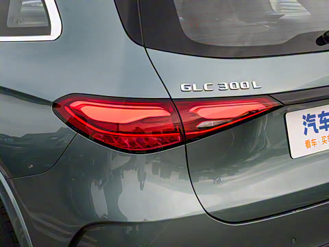 2025�� GLC 300 L 4MATIC ������ 5��