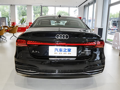 2025�� 45 TFSI quattro ������