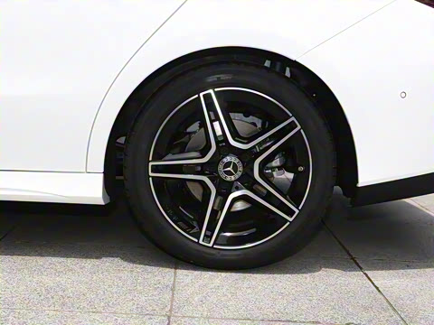 2024�� �Ŀ� CLA 220