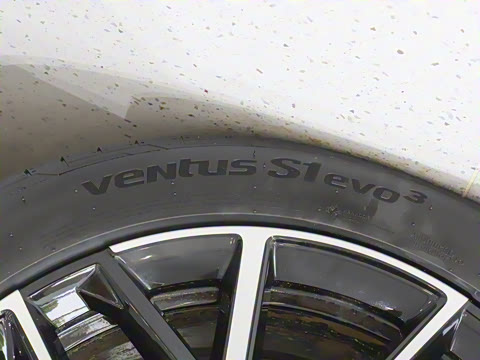 2025�� 560MAX 185kW