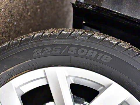 2025�� 280TSI �ֶ�����Plus��