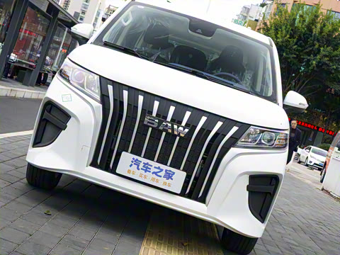 2025�� 2.0L CNG�߼�Ӫ�˰� 9��