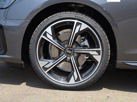 2024�� 40 TFSI ����������(��ҹ��)