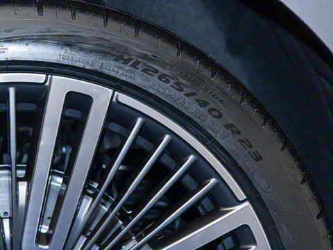 2025�� 102kWh �׷�������