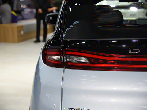 2023�� 300 �����