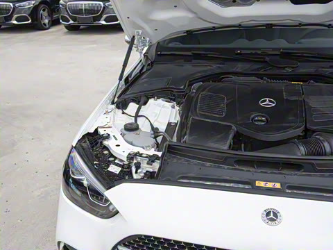 2025�� �Ŀ� C 260 L 4MATIC �˶���