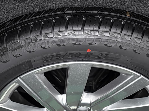 2025�� 3.0 L6 400PS ʢ���ӳ���